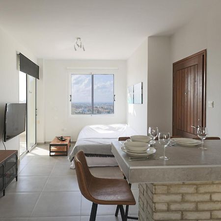 Eden Blue-Horizon 1B, Paphos, Sea View, Pool Apartman Konia Kültér fotó