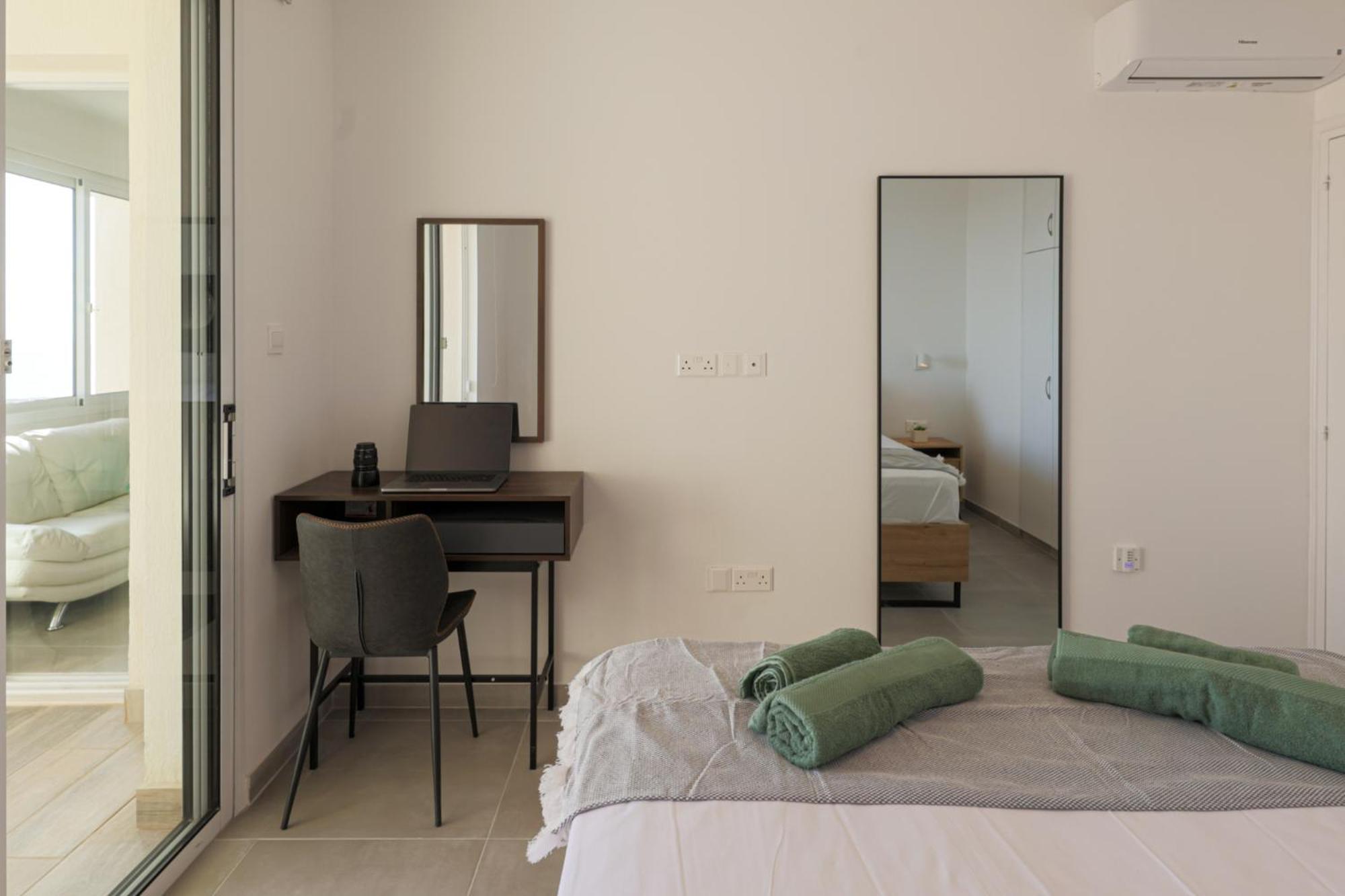 Eden Blue-Horizon 1B, Paphos, Sea View, Pool Apartman Konia Kültér fotó