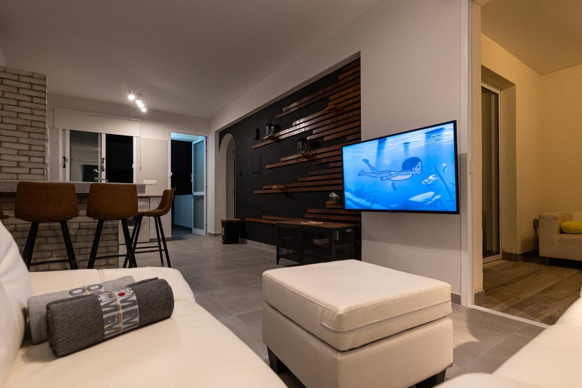 Eden Blue-Horizon 1B, Paphos, Sea View, Pool Apartman Konia Kültér fotó