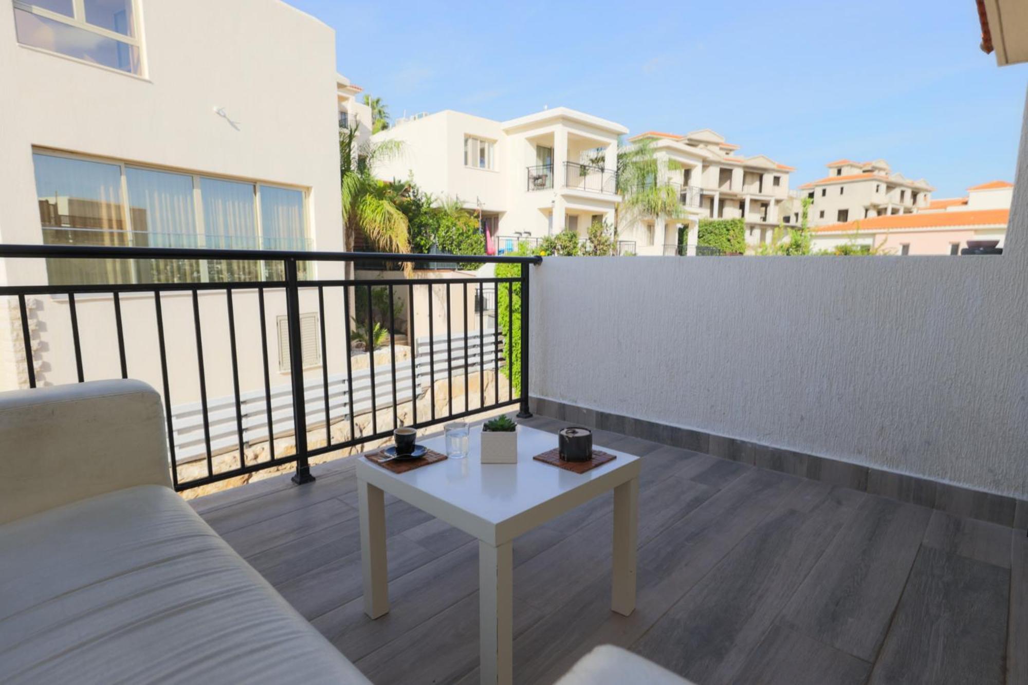 Eden Blue-Horizon 1B, Paphos, Sea View, Pool Apartman Konia Kültér fotó